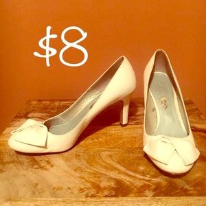 Vintage-style white heels